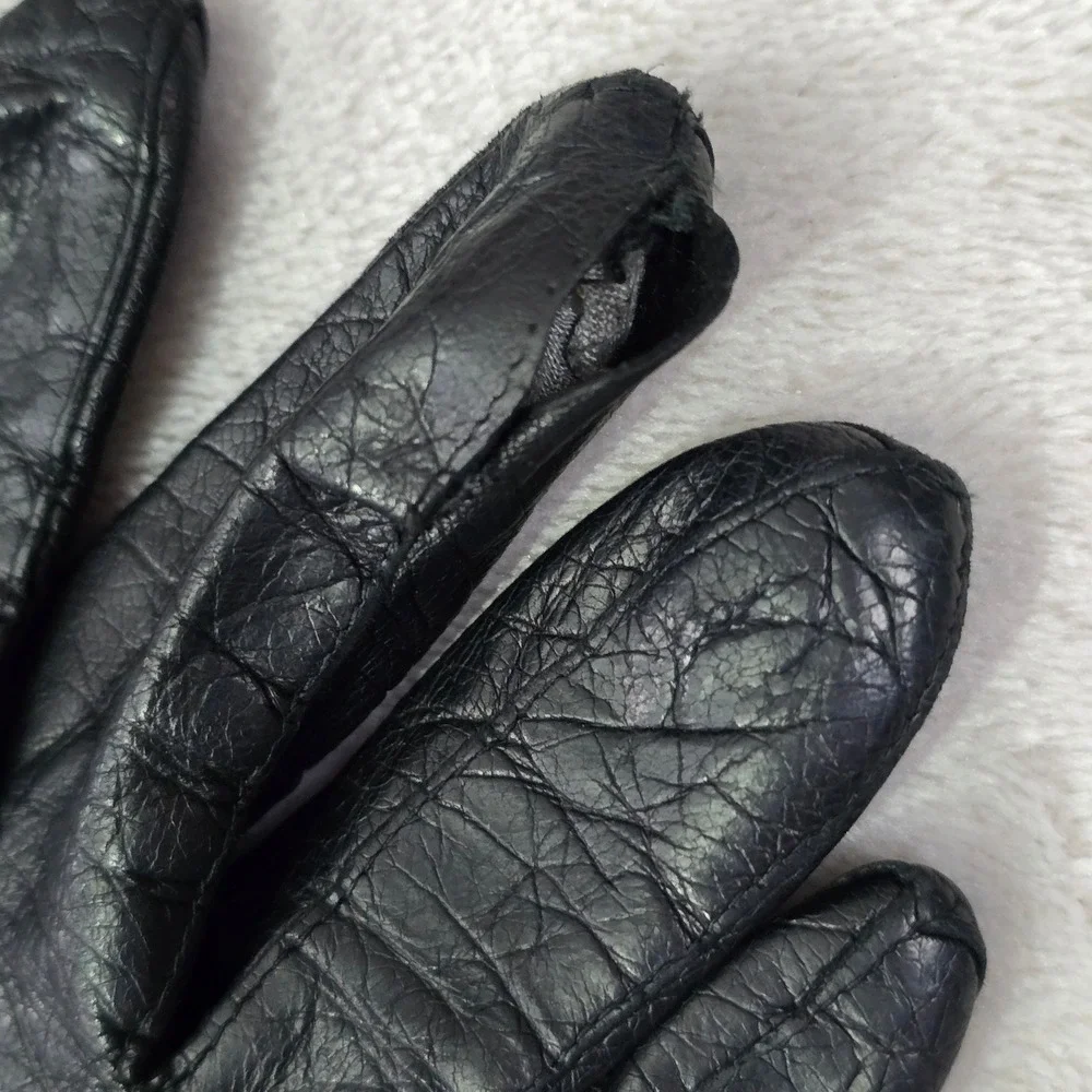 Vintage‎ Women's Black Leather Gloves Long Cuff Size 6.5 With Flaws